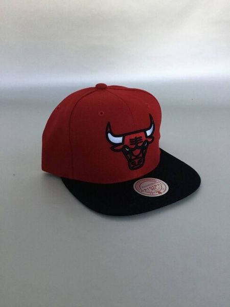 Mitchell & Ness snapback Chicago Bulls Team 2 Tone Snapback red/black