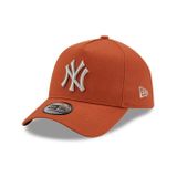 Kappe kšiltovka New Era 39thirty MLB NY Yankees Essential Brown